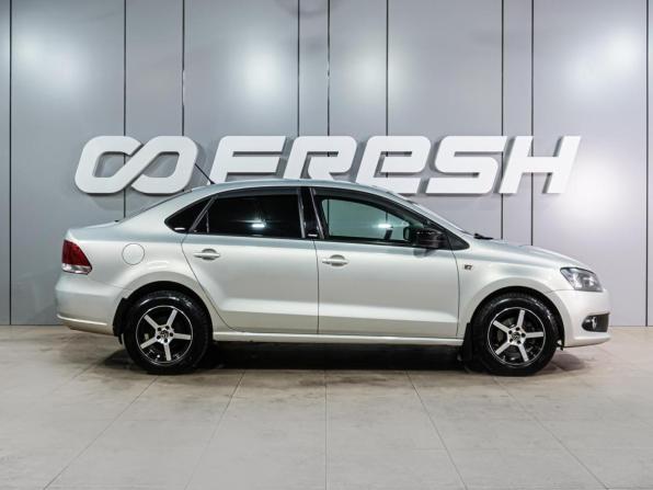 Volkswagen Polo V с пробегом 2014 года, цена 1 059 000 рублей, 98433 км, седан, Автокод Объявления