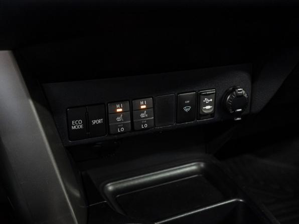 Toyota RAV4 IV (XA40) с пробегом 2015 года, цена 2 365 000 рублей, 181948 км, внедорожник, Автокод Объявления