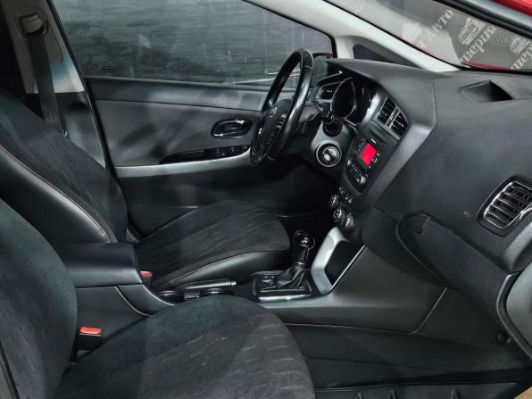 Kia Ceed II с пробегом 2013 года, цена 1 040 000 рублей, 179000 км, хэтчбек, Автокод Объявления