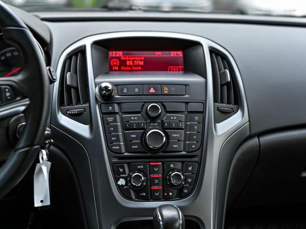 Opel Astra J Рестайлинг с пробегом 2012 года, цена 810 000 рублей, 134876 км, хэтчбек, Автокод Объявления