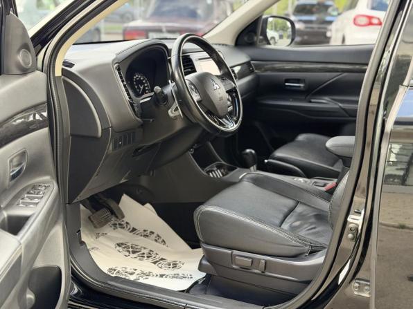 Mitsubishi Outlander III Рестайлинг 2 с пробегом 2015 года, цена 1 813 700 рублей, 98674 км, внедорожник, Автокод Объявления