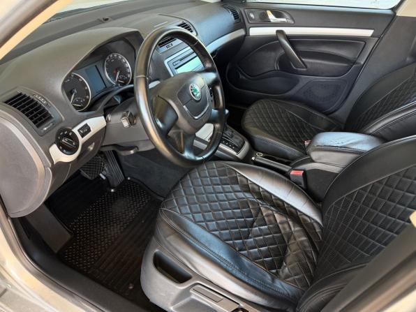 Skoda Octavia II (A5) Рестайлинг с пробегом 2011 года, цена 995 000 рублей, 97210 км, лифтбек, Автокод Объявления
