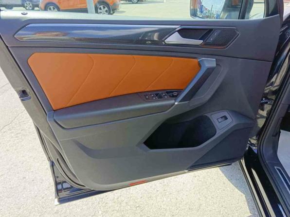 Volkswagen Tiguan II с пробегом 2018 года, цена 3 536 000 рублей, 61562 км, внедорожник, Автокод Объявления