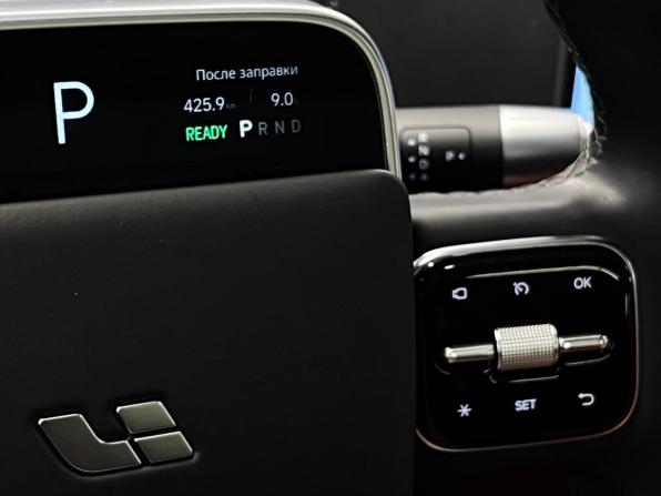 Li Auto (Lixiang) L9 I Рестайлинг с пробегом 2024 года, цена 7 688 000 рублей, 12153 км, внедорожник, Автокод Объявления