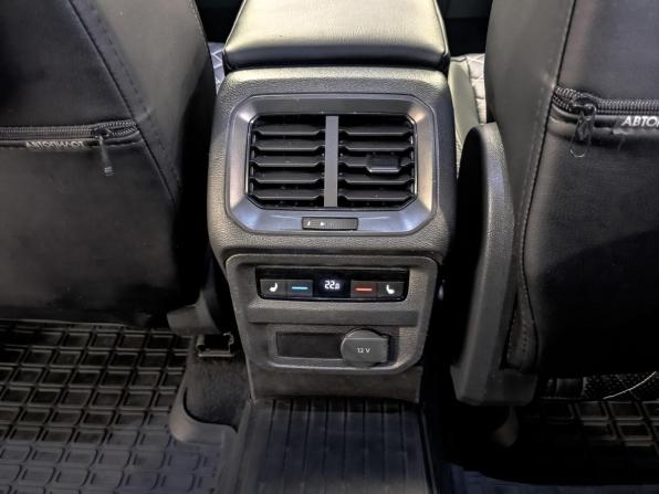 Volkswagen Tiguan II с пробегом 2017 года, цена 1 799 000 рублей, 217177 км, внедорожник, Автокод Объявления
