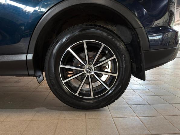 Toyota RAV4 IV (XA40) Рестайлинг с пробегом 2019 года, цена 1 799 000 рублей, 230000 км, внедорожник, Автокод Объявления