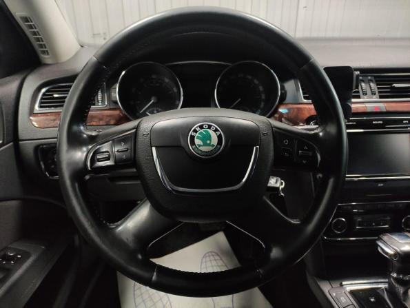 Skoda Superb II с пробегом 2012 года, цена 999 000 рублей, 288286 км, лифтбек, Автокод Объявления