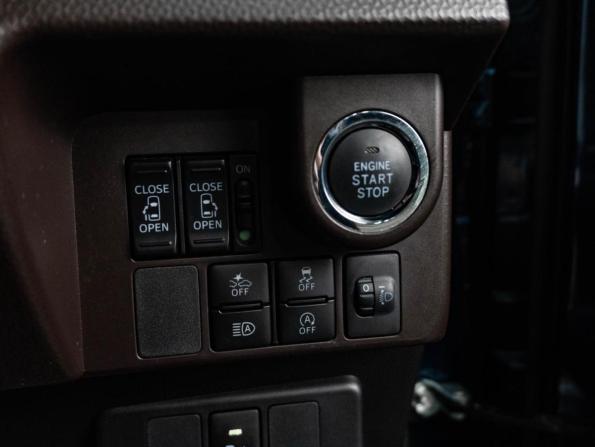Toyota Roomy I с пробегом 2020 года, цена 1 719 000 рублей, 21021 км, микровэн, Автокод Объявления