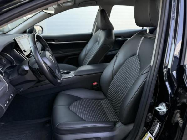Toyota Camry VIII (XV70) Рестайлинг с пробегом 2021 года, цена 2 950 000 рублей, 42000 км, седан, Автокод Объявления