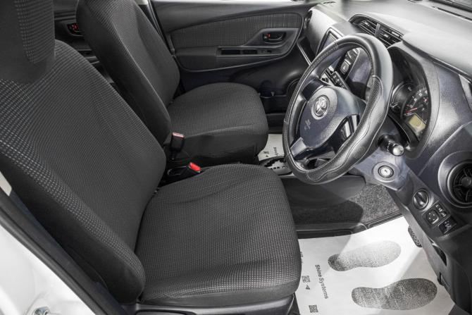 Toyota Vitz III (XP130) Рестайлинг 2 с пробегом 2017 года, цена 939 000 рублей, 156900 км, хэтчбек, Автокод Объявления