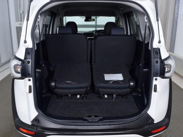 Toyota Sienta II с пробегом 2017 года, цена 1 399 995 рублей, 115661 км, компактвэн, Автокод Объявления
