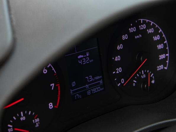 Hyundai Solaris II с пробегом 2017 года, цена 1 078 000 рублей, 187898 км, седан, Автокод Объявления