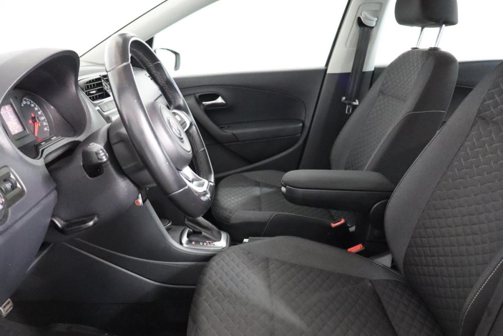 Volkswagen Polo V Рестайлинг Санкт-Петербург  - изображение 8