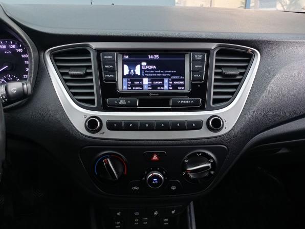 Hyundai Solaris II с пробегом 2018 года, цена 1 263 000 рублей, 104000 км, седан, Автокод Объявления