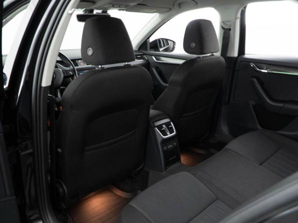 Skoda Octavia III (A7) Рестайлинг с пробегом 2018 года, цена 1 900 046 рублей, 113699 км, лифтбек, Автокод Объявления