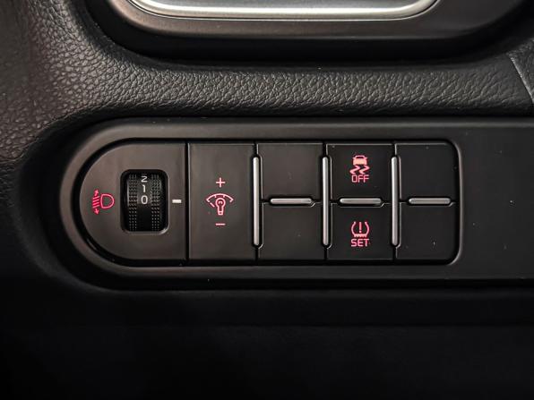 Kia Ceed III Рестайлинг с пробегом 2021 года, цена 2 049 000 рублей, 128759 км, универсал, Автокод Объявления