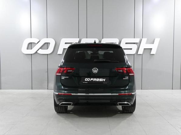 Volkswagen Tiguan II с пробегом 2018 года, цена 2 619 000 рублей, 109186 км, внедорожник, Автокод Объявления