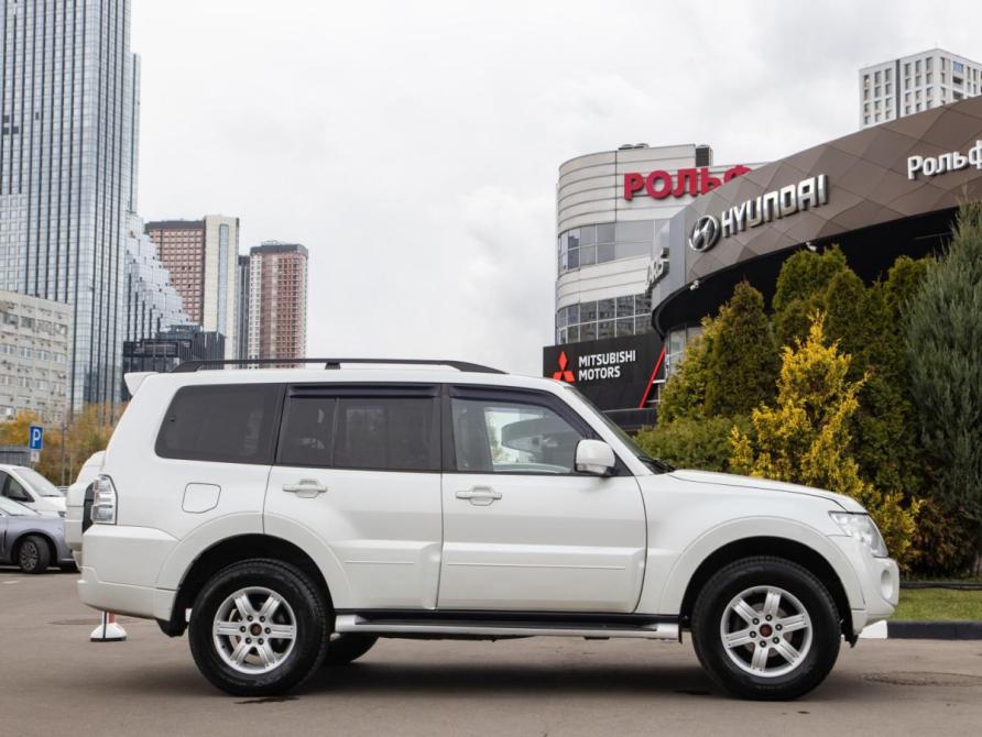 Mitsubishi Pajero IV Рестайлинг 1 Москва  - изображение 3
