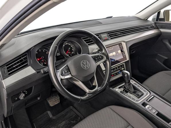 Volkswagen Passat B8 Рестайлинг с пробегом 2020 года, цена 2 390 000 рублей, 59401 км, седан, Автокод Объявления