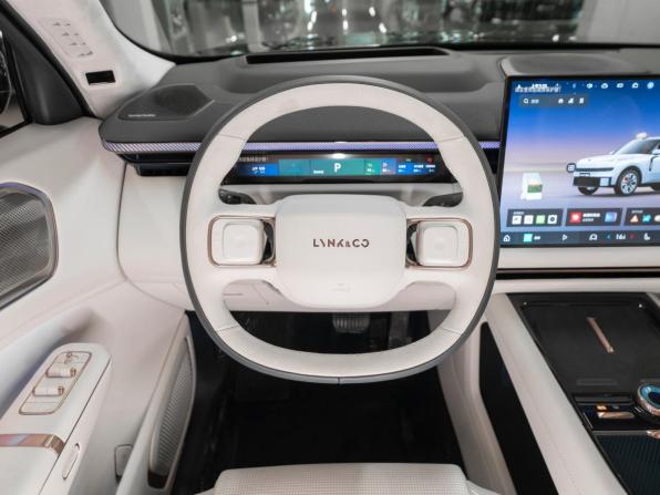 Lynk &amp; Co 900 с пробегом 2025 года, цена 7 700 000 рублей, 30 км, внедорожник, Автокод Объявления