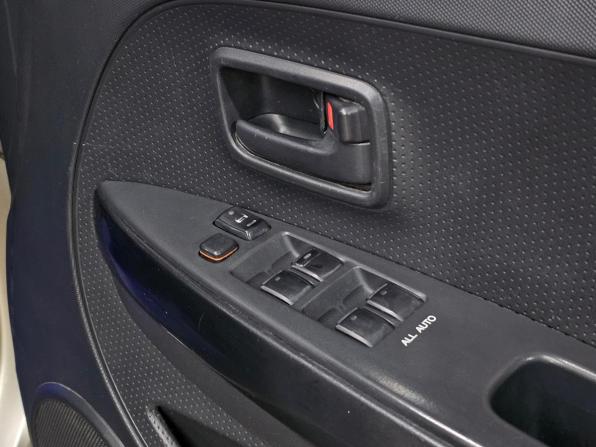 Toyota Ist I с пробегом 2003 года, цена 550 000 рублей, 176500 км, хэтчбек, Автокод Объявления