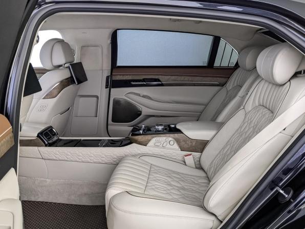 Genesis G90 I Рестайлинг с пробегом 2022 года, цена 5 990 000 рублей, 55762 км, седан, Автокод Объявления
