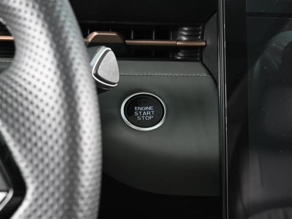 Changan Lamore с пробегом 2024 года, цена 2 239 000 рублей, 10017 км, седан, Автокод Объявления