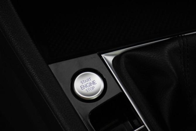 Volkswagen Sagitar III с пробегом 2021 года, цена 2 285 200 рублей, 89138 км, седан, Автокод Объявления