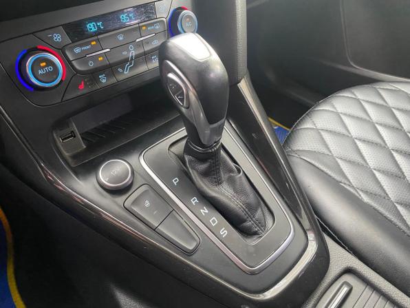 Ford Focus III Рестайлинг с пробегом 2018 года, цена 1 300 000 рублей, 93523 км, хэтчбек, Автокод Объявления