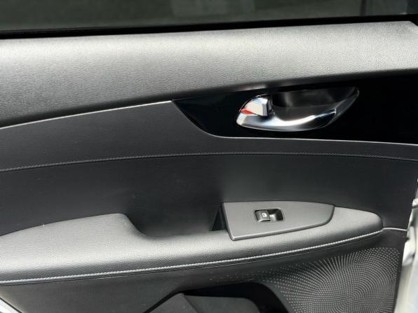 Kia Cerato IV Рестайлинг с пробегом 2022 года, цена 2 100 000 рублей, 127000 км, седан, Автокод Объявления