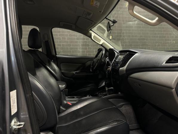 Mitsubishi L200 V с пробегом 2017 года, цена 2 165 000 рублей, 161783 км, пикап, Автокод Объявления
