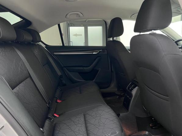 Skoda Octavia III (A7) Рестайлинг с пробегом 2020 года, цена 2 430 000 рублей, 39825 км, лифтбек, Автокод Объявления