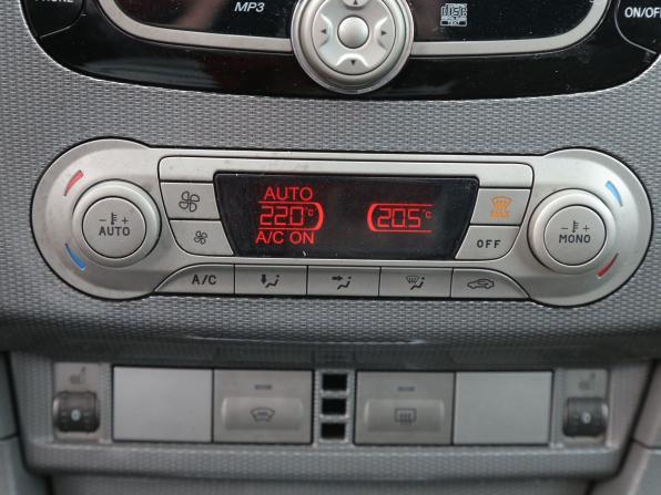 Ford Focus II Рестайлинг с пробегом 2011 года, цена 378 000 рублей, 309000 км, седан, Автокод Объявления