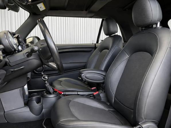 Mini Cabrio III с пробегом 2018 года, цена 1 867 000 рублей, 76057 км, кабриолет, Автокод Объявления