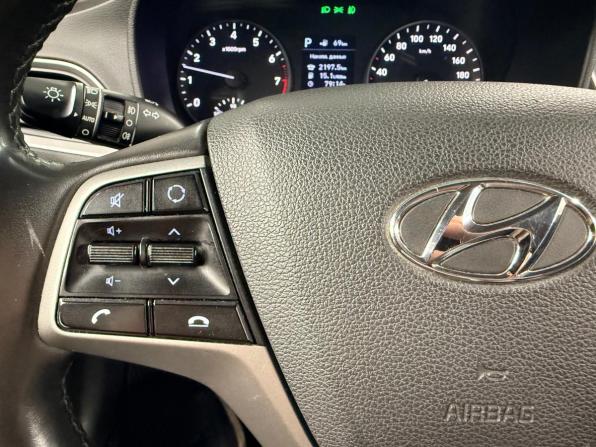 Hyundai Solaris II с пробегом 2017 года, цена 1 346 000 рублей, 120120 км, седан, Автокод Объявления