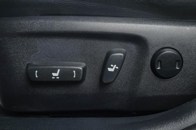 Toyota Camry VII (XV50) Рестайлинг с пробегом 2015 года, цена 1 799 000 рублей, 240106 км, седан, Автокод Объявления