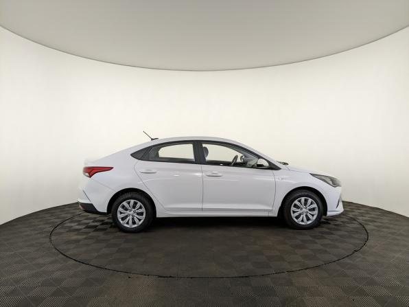Hyundai Solaris II Рестайлинг с пробегом 2022 года, цена 1 640 000 рублей, 70359 км, седан, Автокод Объявления