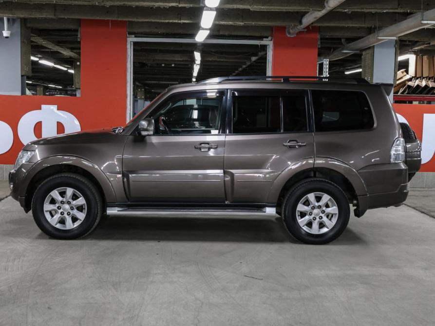 Mitsubishi Pajero IV Рестайлинг 1 Москва  - изображение 9