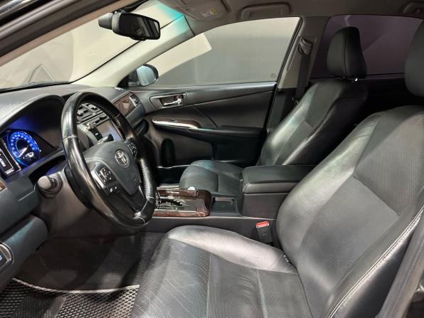 Toyota Camry VII (XV50) Рестайлинг с пробегом 2015 года, цена 1 680 000 рублей, 269842 км, седан, Автокод Объявления