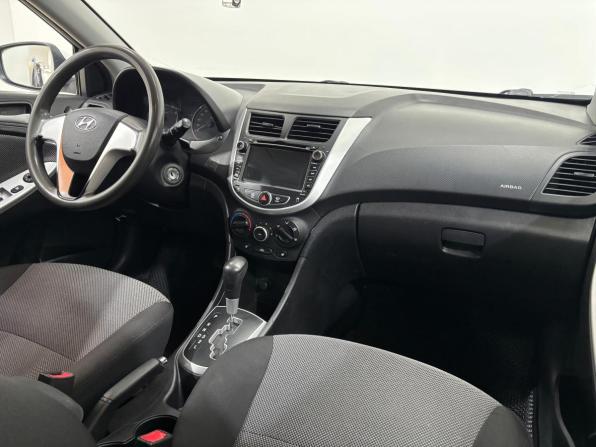 Hyundai Solaris I с пробегом 2012 года, цена 850 000 рублей, 141270 км, седан, Автокод Объявления