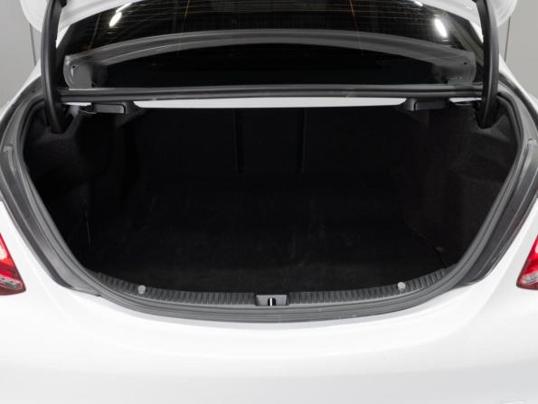 Mercedes-Benz C-Класс IV (W205) Рестайлинг с пробегом 2018 года, цена 2 648 000 рублей, 105320 км, седан, Автокод Объявления