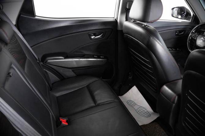 SsangYong Tivoli I с пробегом 2019 года, цена 1 299 000 рублей, 176000 км, внедорожник, Автокод Объявления