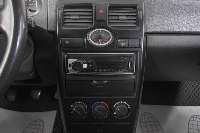 Lada (ВАЗ) Priora I с пробегом 2011 года, цена 449 000 рублей, 300000 км, хэтчбек, Автокод Объявления