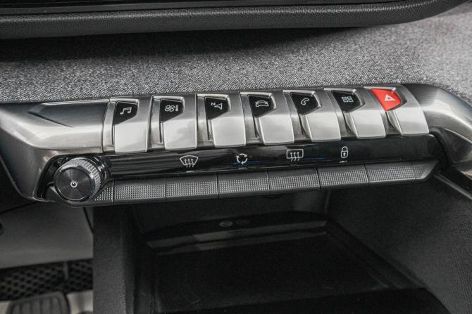 Peugeot 5008 II с пробегом 2020 года, цена 2 249 000 рублей, 179800 км, внедорожник, Автокод Объявления