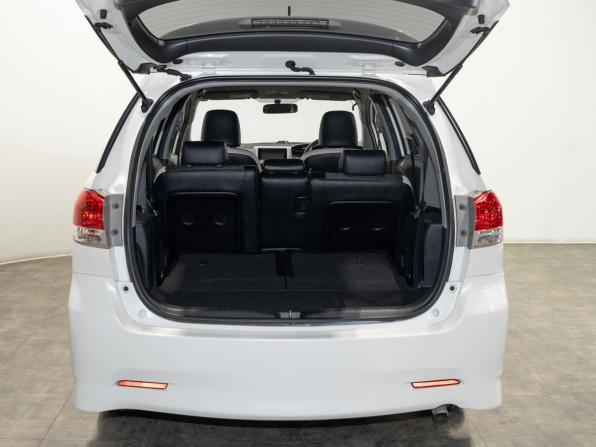 Toyota Wish II с пробегом 2011 года, цена 1 515 000 рублей, 110378 км, минивэн, Автокод Объявления
