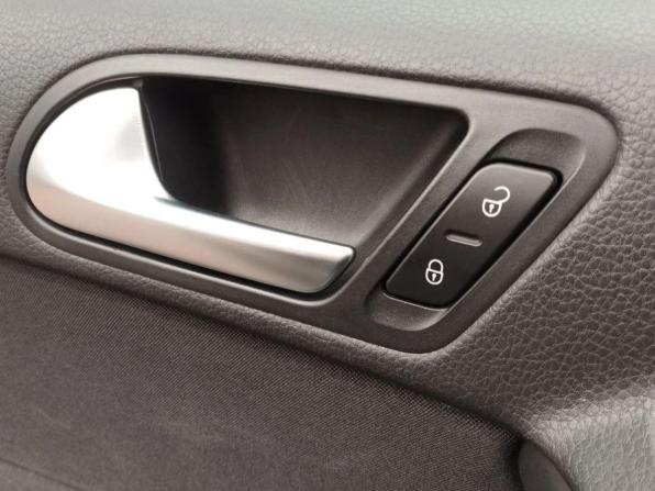 Volkswagen Tiguan I Рестайлинг с пробегом 2012 года, цена 989 000 рублей, 185078 км, внедорожник, Автокод Объявления
