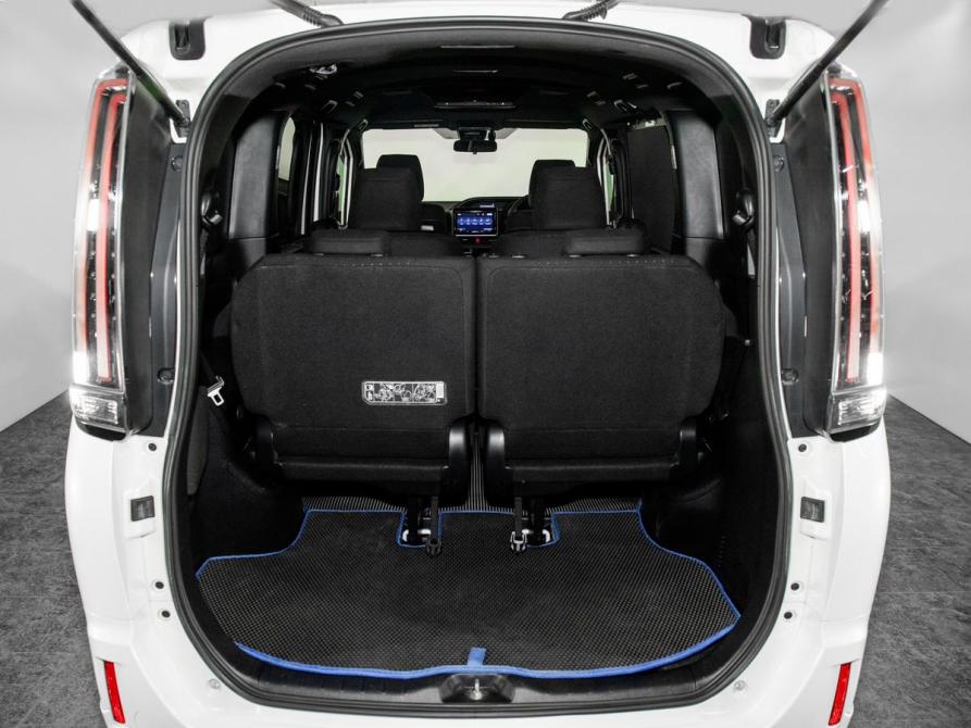 Toyota Noah III (R80) Рестайлинг Иркутск  - изображение 24