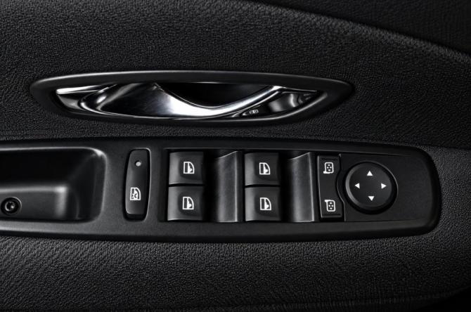 Renault Fluence I с пробегом 2012 года, цена 619 000 рублей, 295000 км, седан, Автокод Объявления