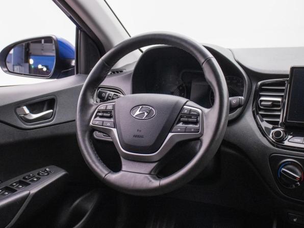 Hyundai Solaris II Рестайлинг с пробегом 2021 года, цена 1 695 000 рублей, 23972 км, седан, Автокод Объявления