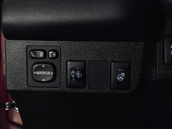 Toyota RAV4 IV (XA40) Рестайлинг с пробегом 2017 года, цена 2 350 000 рублей, 130570 км, внедорожник, Автокод Объявления